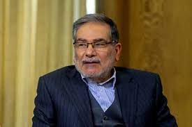 Iranpress: پیام دریابان شمخانی خطاب به رهبر انقلاب و ملت ایران