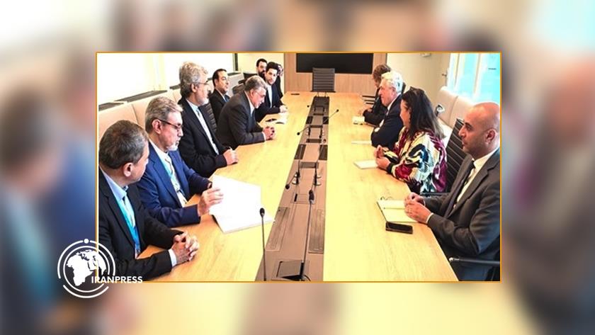 Iranpress: UNHCR Commissioner Praises Iran